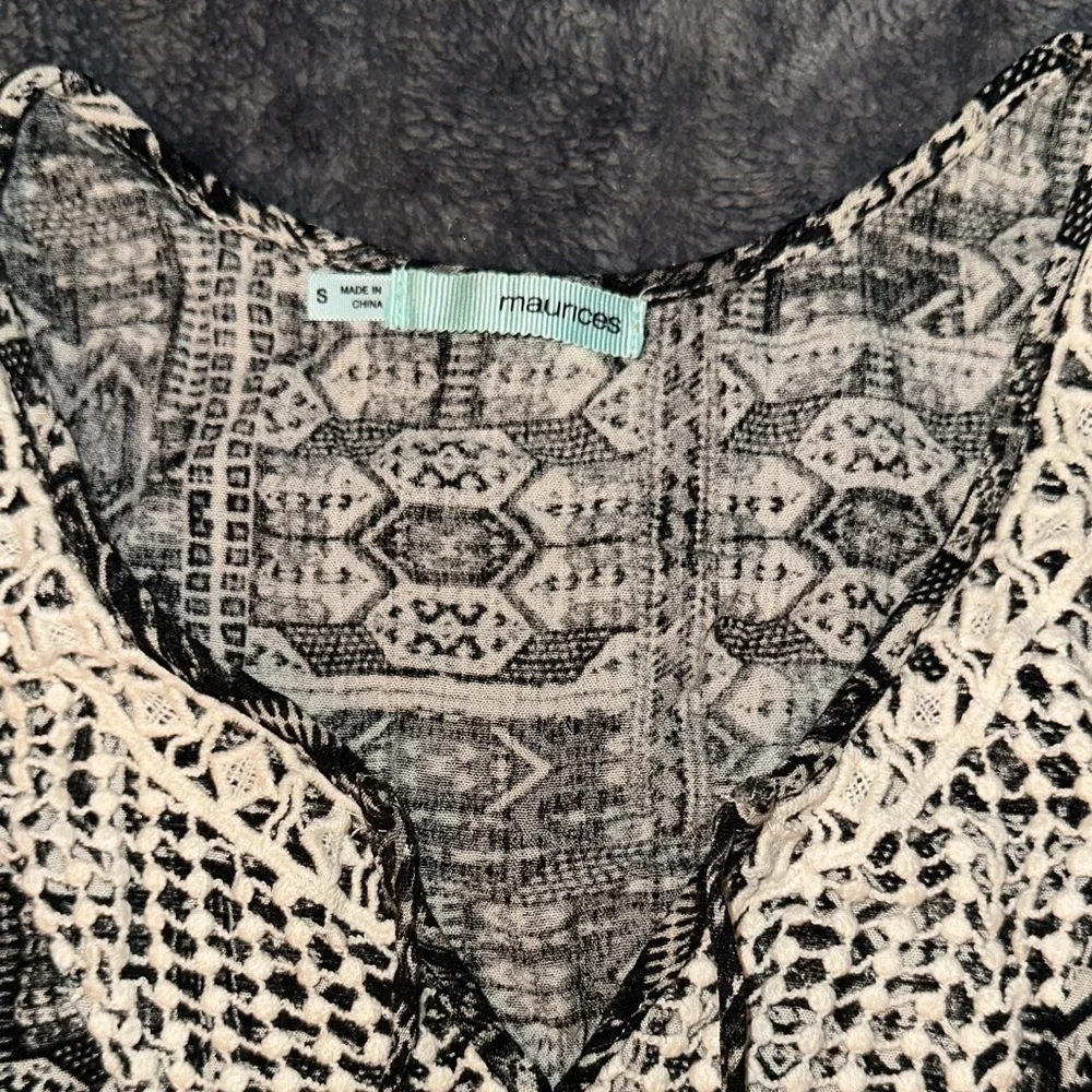 Maurices Black and Cream Geometric Top